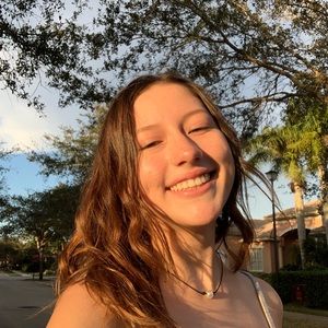 Meet your Posher, Olivia